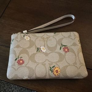 Coach Corner Zip Wristlet